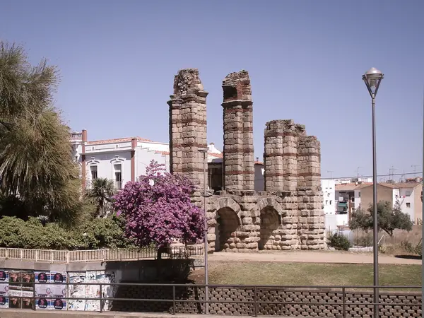 Acueducto de San Lázaro, Mérida — acueducto